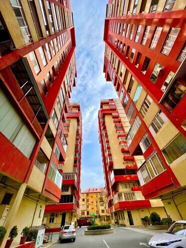 Продаётся 3-комн. новостройка 147 м², м. Нефтчиляр, photo 1 from 32