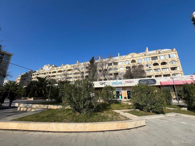 Satılır 3 otaqlı köhnə tikili 60 m², Gənclik m., photo 1 from 24