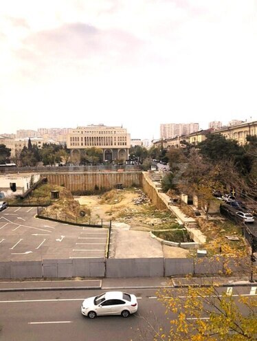 Продаётся 3-комн. вторичка 90 м², м. Элмляр Академиясы, photo 24 from 27