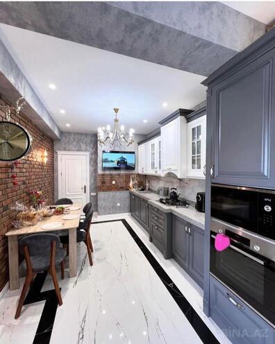 Продаётся 2-комн. новостройка 85 м², м. Иншаатчылар, photo 1 from 7