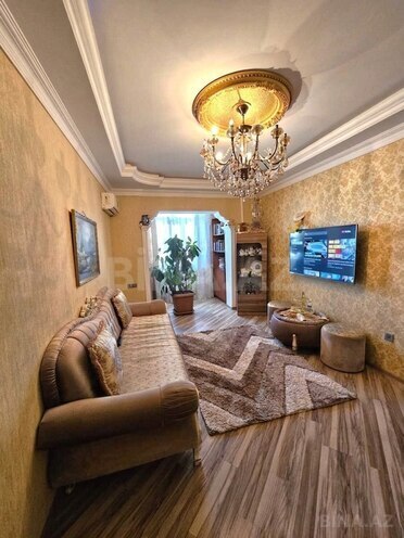 Satılır 5 otaqlı köhnə tikili 120 m², 20 Yanvar m., photo 1 from 14