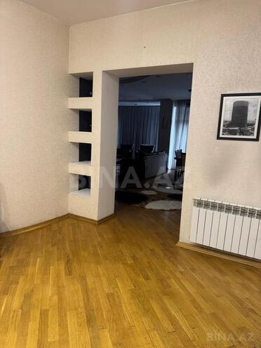 İcarəyə verilir 3 otaqlı yeni tikili 150 m², 28 May m., photo 24 from 31