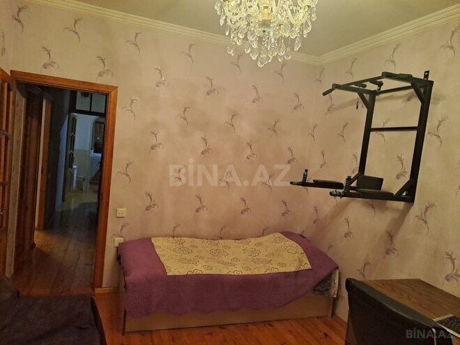 Satılır 4 otaqlı köhnə tikili 105 m², Xalqlar Dostluğu m., photo 9 from 16