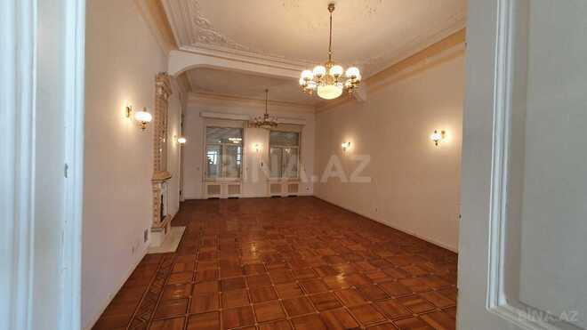 Satılır 10 otaqlı köhnə tikili 1 060 m², Sahil m., photo 4 from 32