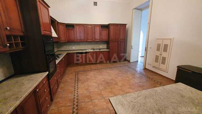 Satılır 10 otaqlı köhnə tikili 1 060 m², Sahil m., photo 14 from 32