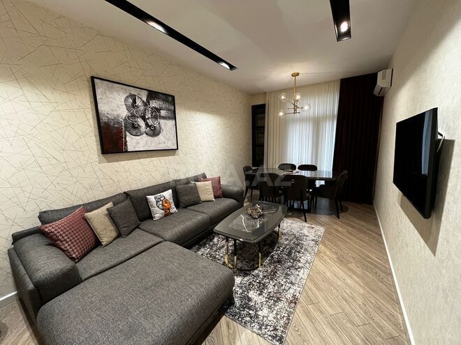 Сдаётся 3-комн. новостройка 110 м², м. Низами, photo 1 from 20