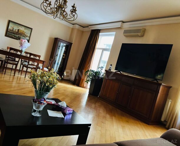 Продаётся 4-комн. новостройка 200 м², м. Низами, photo 3 from 11