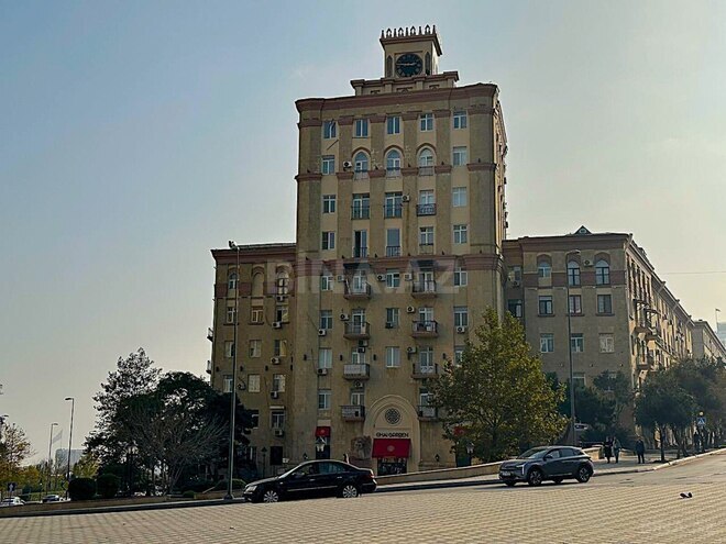 Satılır 3 otaqlı köhnə tikili 90 m², Nizami m., photo 1 from 9