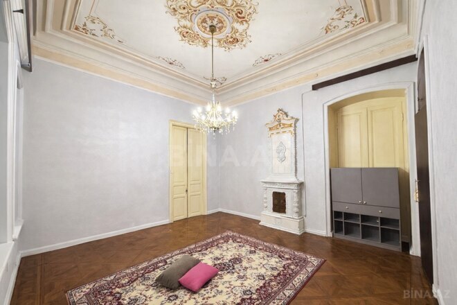 Satılır 7 otaqlı köhnə tikili 245 m², Sahil m., photo 14 from 20