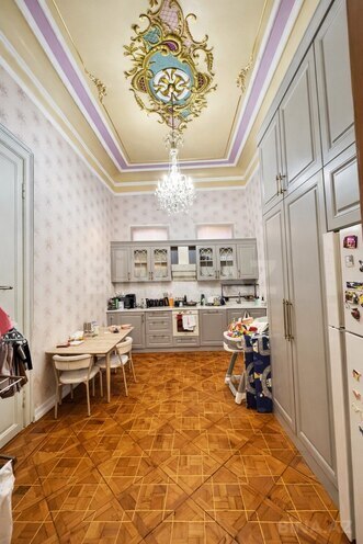 Satılır 7 otaqlı köhnə tikili 245 m², Sahil m., photo 6 from 20