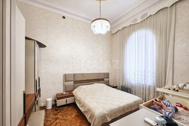 Satılır 7 otaqlı köhnə tikili 245 m², Sahil m., photo 11 from 20