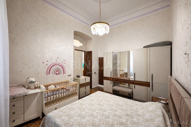 Satılır 7 otaqlı köhnə tikili 245 m², Sahil m., photo 12 from 20