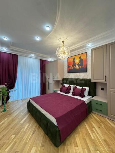 Продаётся 3-комн. новостройка 82 м², Хатаинский р., photo 1 from 12
