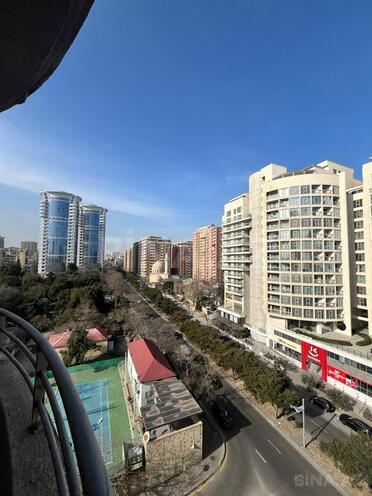 Сдаётся 3-комн. новостройка 130 м², м. Низами, photo 9 from 18