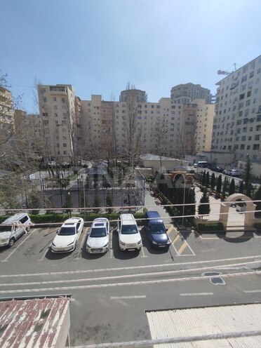 Satılır 2 otaqlı köhnə tikili 65 m², Bakıxanov q., photo 17 from 19