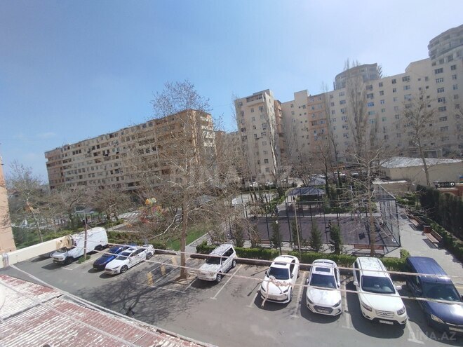 Satılır 2 otaqlı köhnə tikili 65 m², Bakıxanov q., photo 18 from 19
