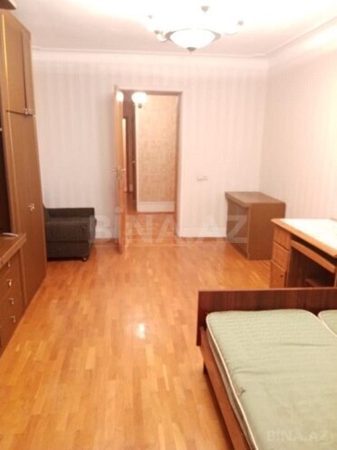 Продаётся 3-комн. вторичка 80 м², м. Иншаатчылар, photo 4 from 23