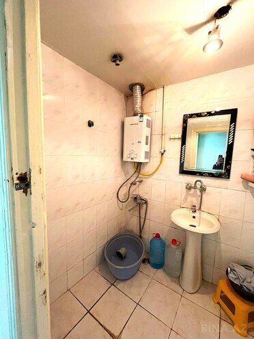 Satılır 3 otaqlı köhnə tikili 70 m², Yasamal r., photo 16 from 18