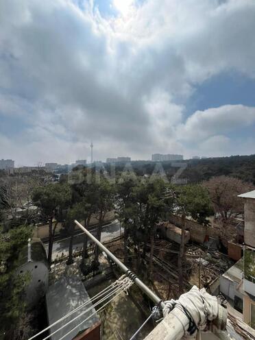 Satılır 3 otaqlı köhnə tikili 70 m², Yasamal r., photo 1 from 18