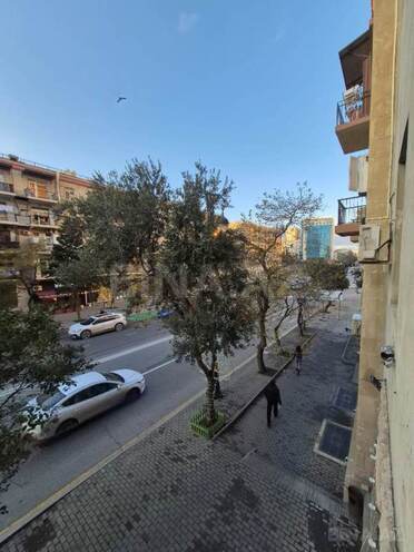 Продаётся 3-комн. вторичка 85 м², м. Низами, photo 13 from 15