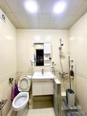 Satılır 4 otaqlı köhnə tikili 126 m², Nəsimi r., photo 13 from 16