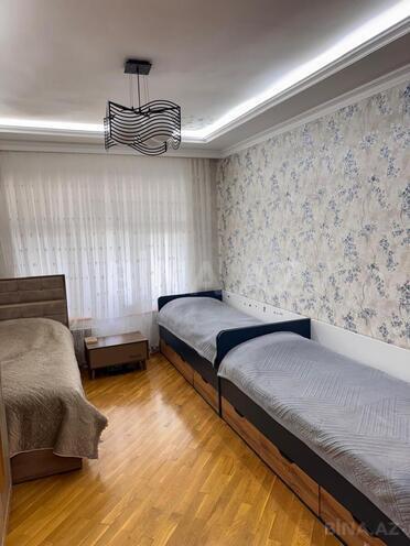 Продаётся 4-комн. вторичка 110 м², м. Ази Асланов, photo 8 from 32