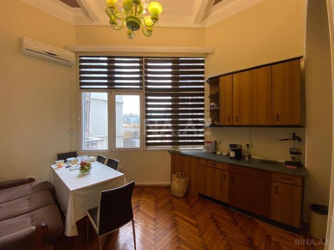 Продаётся 4-комн. вторичка 165 м², м. Ичеришехер, photo 19 from 26