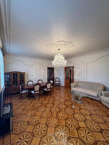 Satılır 5 otaqlı köhnə tikili 150 m², Nizami m., photo 4 from 26