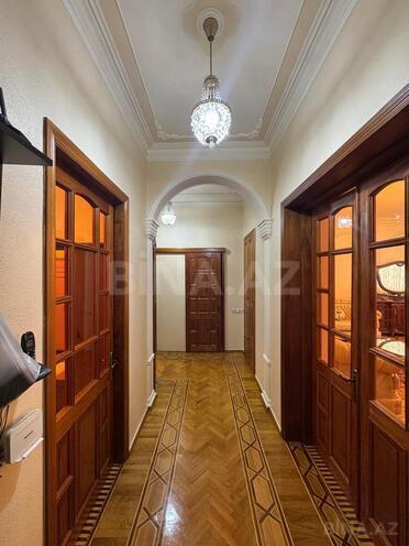 Satılır 5 otaqlı köhnə tikili 150 m², Nizami m., photo 23 from 26