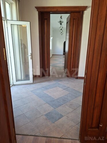 Satılır 11 otaqlı köhnə tikili 700 m², Sahil m., photo 13 from 27