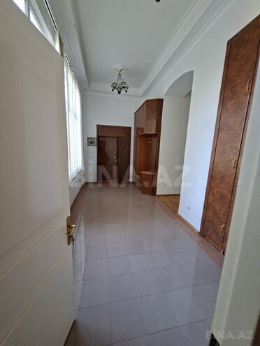 Satılır 11 otaqlı köhnə tikili 700 m², Sahil m., photo 25 from 27
