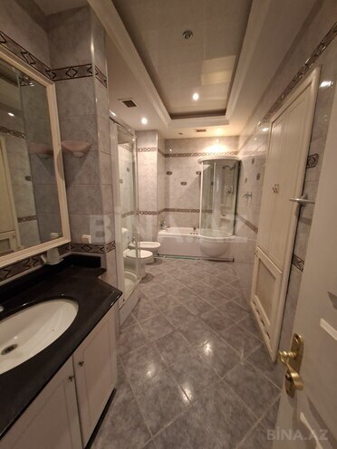 Satılır 11 otaqlı köhnə tikili 700 m², Sahil m., photo 19 from 27