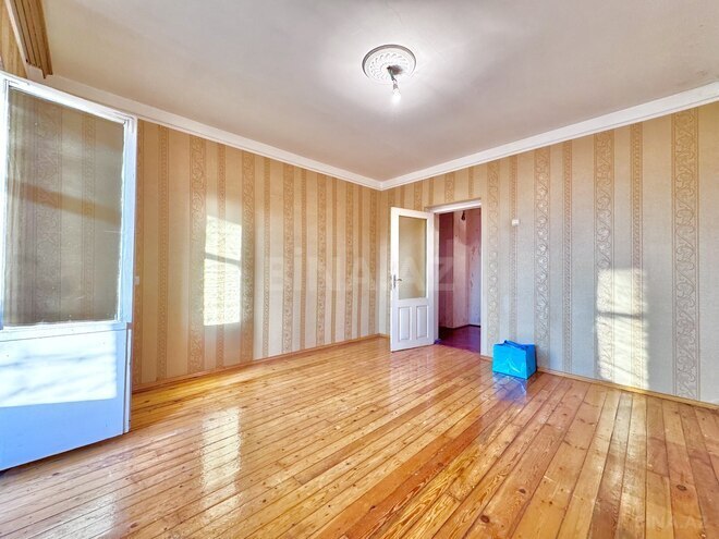 Satılır 3 otaqlı köhnə tikili 75 m², Qara Qarayev m., photo 1 from 26