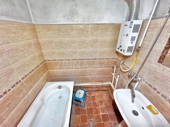 Satılır 3 otaqlı köhnə tikili 75 m², Qara Qarayev m., photo 10 from 26