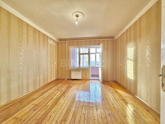 Satılır 3 otaqlı köhnə tikili 75 m², Qara Qarayev m., photo 3 from 26