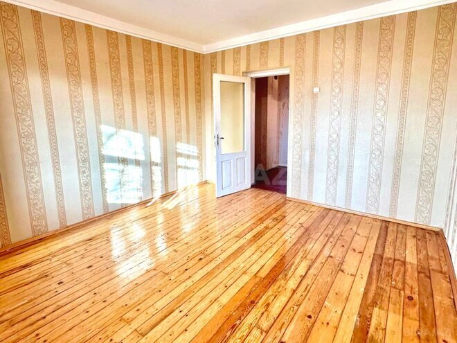 Продаётся 3-комн. вторичка 80 м², м. Кара Караев, photo 1 from 27