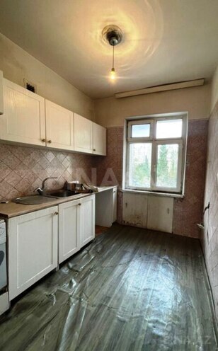 Satılır 3 otaqlı köhnə tikili 74 m², İnşaatçılar m., photo 5 from 8