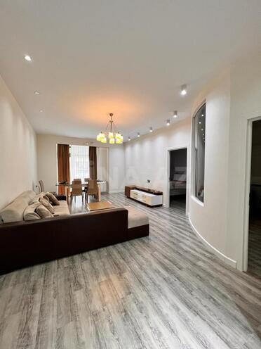 İcarəyə verilir 3 otaqlı yeni tikili 110 m², 8 Noyabr m., photo 3 from 21