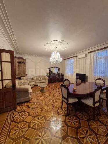 Продаётся 4-комн. вторичка 150 м², м. Низами, photo 1 from 19