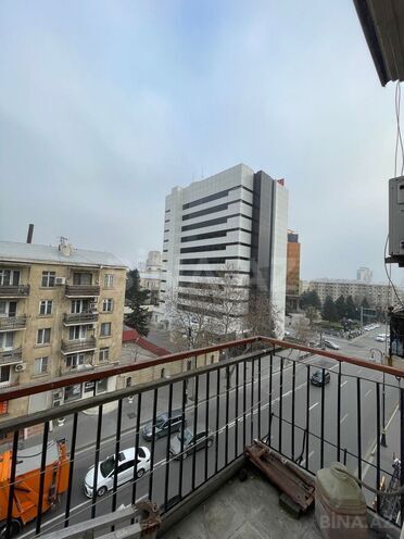 Satılır 2 otaqlı köhnə tikili 72 m², 28 May m., photo 3 from 9