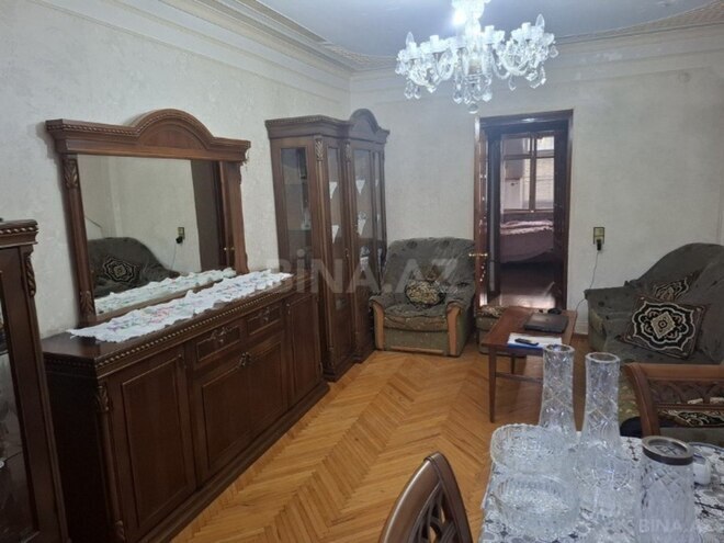 Satılır 3 otaqlı köhnə tikili 80 m², Qara Qarayev m., photo 3 from 10