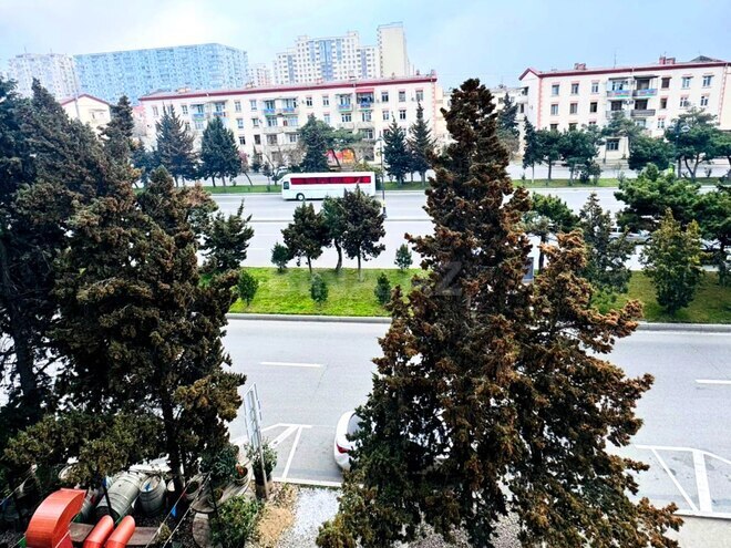 Satılır 2 otaqlı köhnə tikili 55 m², Qara Qarayev m., photo 10 from 17