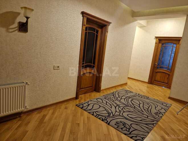 Продаётся 3-комн. вторичка 70 м², м. Низами, photo 9 from 12