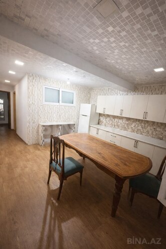 Satılır 7 otaqlı köhnə tikili 250 m², 28 May m., photo 6 from 16