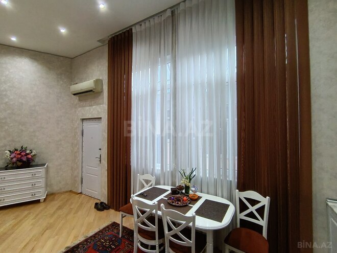 Satılır 2 otaqlı köhnə tikili 80 m², Sahil m., photo 17 from 28