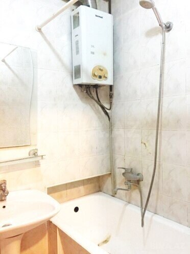 Продаётся 4-комн. вторичка 90 м², м. Элмляр Академиясы, photo 10 from 16