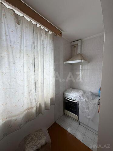 Satılır 4 otaqlı köhnə tikili 100 m², İnşaatçılar m., photo 13 from 21