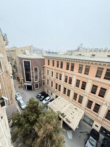 Satılır 3 otaqlı köhnə tikili 100 m², Sahil m., photo 19 from 20