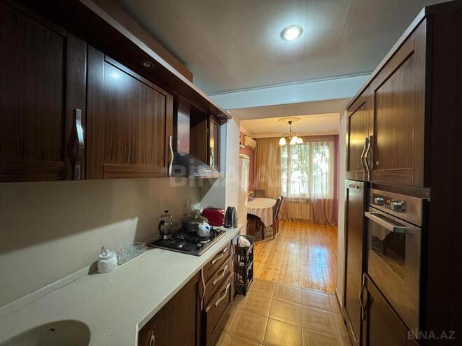 Satılır 4 otaqlı köhnə tikili 100 m², Yasamal q., photo 10 from 26