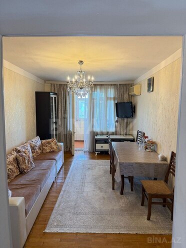 Продаётся 3-комн. вторичка 70 м², м. Кара Караев, photo 3 from 10